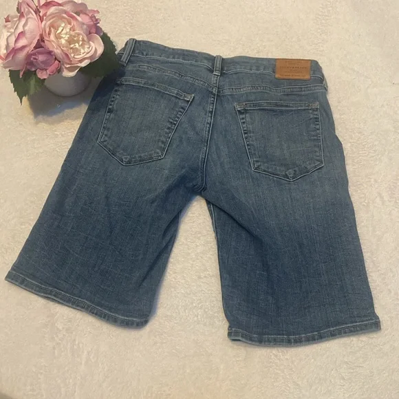 LUCKY BRAND Size 4/27 Bermuda Blue Jean Shorts - Picture 8 of 11
